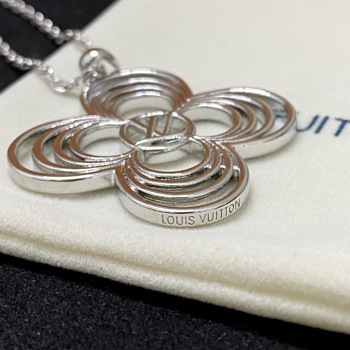 Louis Vuitton Silver Flower Pendant Necklace